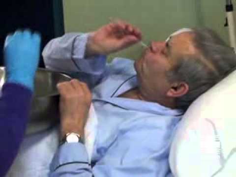 Vídeo cuidador. Higiene paciente inmovilizado: Higiene bucal